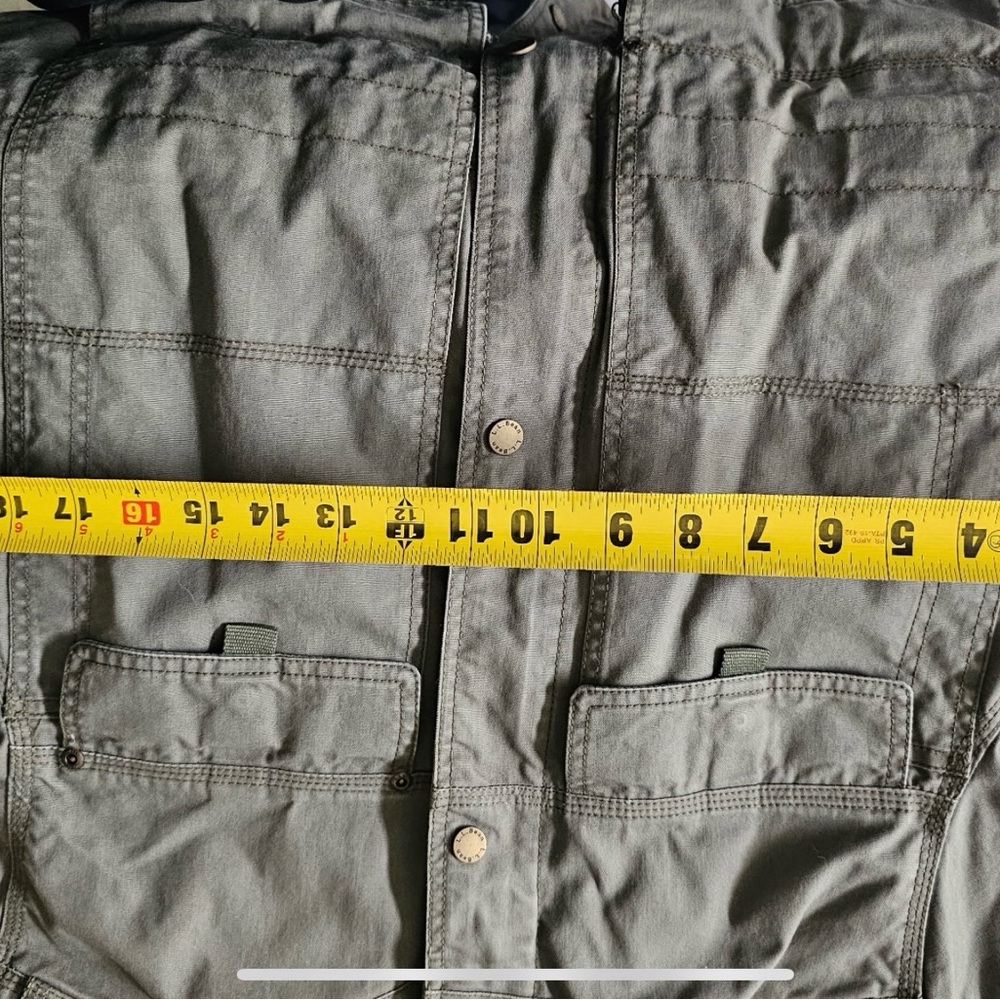 L.L. Bean Women's Heavy Thick Water resistantQuilted winter Coat Army Green EUC - Picture 9 of 10